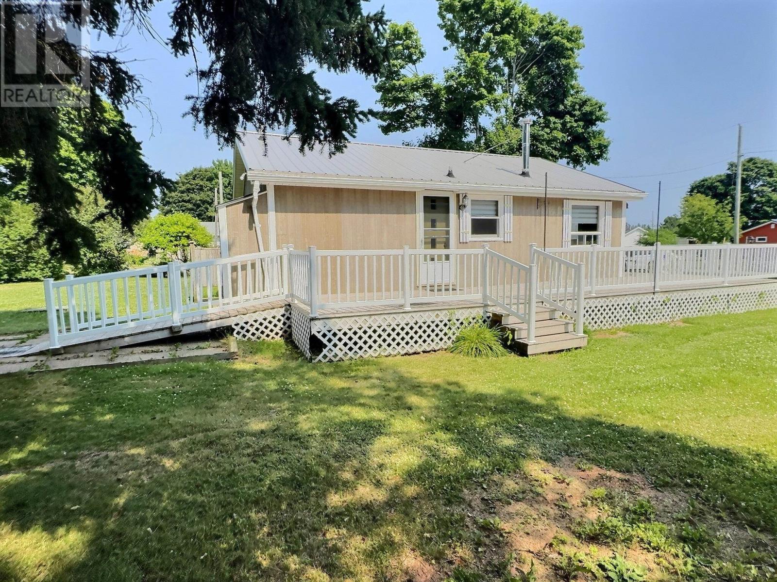 30 Murphy's Lane, Canoe Cove, Prince Edward Island  C0A 1H7 - Photo 2 - 202510125