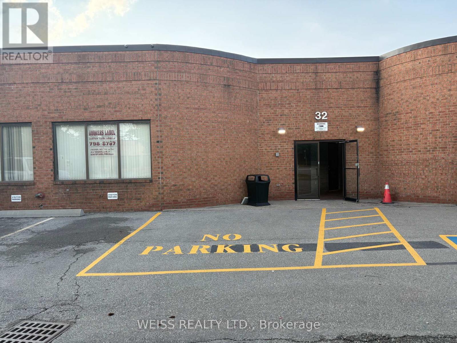 2 - 32 GOODMARK PLACE, Toronto, Ontario