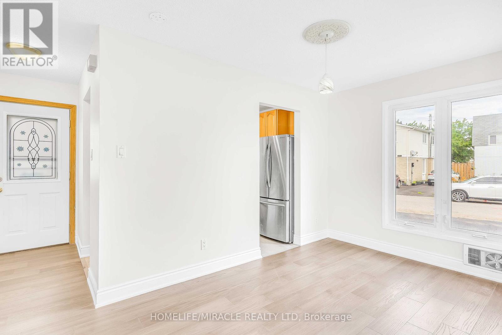 14 Greenbush Court, Brampton, Ontario  L6S 2K2 - Photo 14 - W12289358
