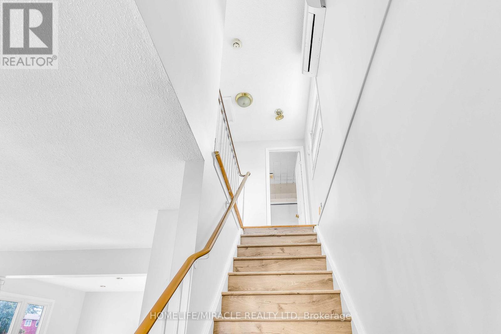 14 Greenbush Court, Brampton, Ontario  L6S 2K2 - Photo 19 - W12289358