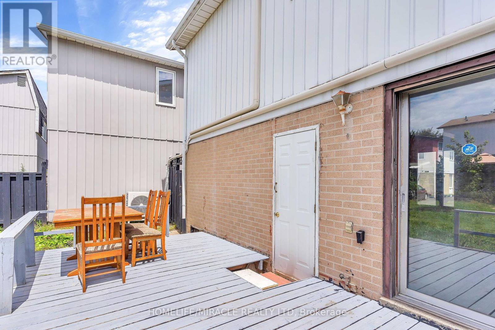 14 Greenbush Court, Brampton, Ontario  L6S 2K2 - Photo 41 - W12289358