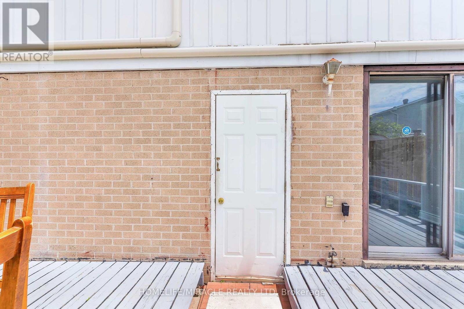 14 Greenbush Court, Brampton, Ontario  L6S 2K2 - Photo 42 - W12289358