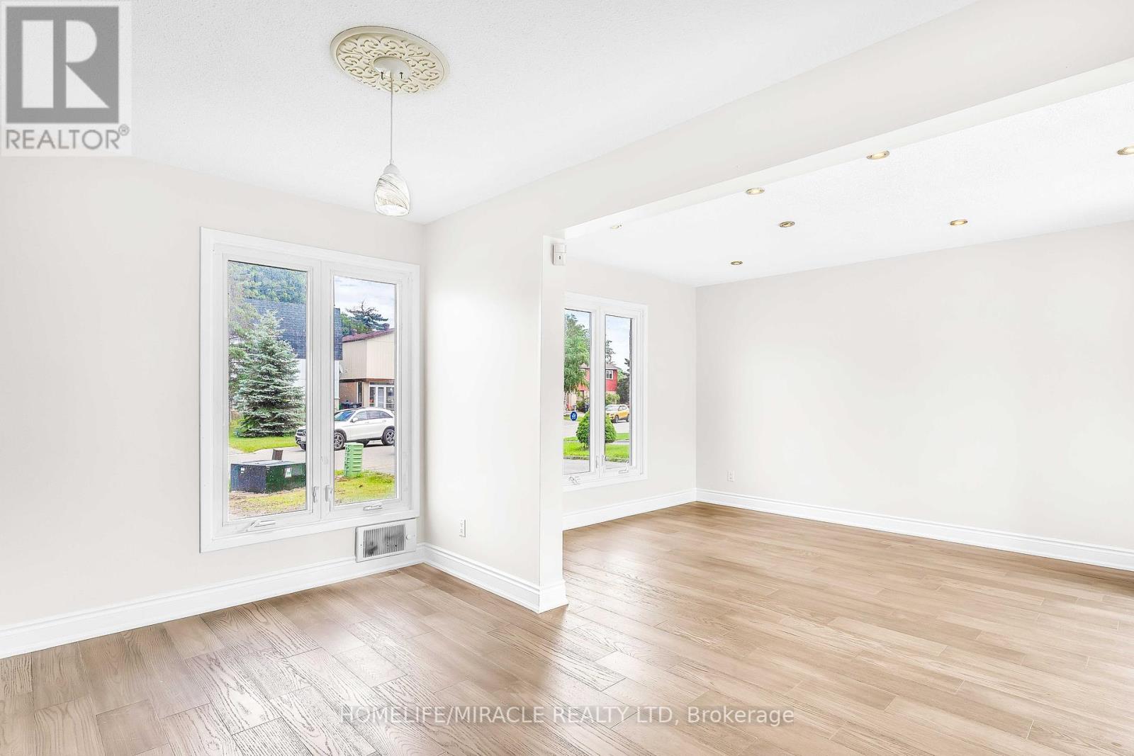 Property at 14 GREENBUSH COURT image 5