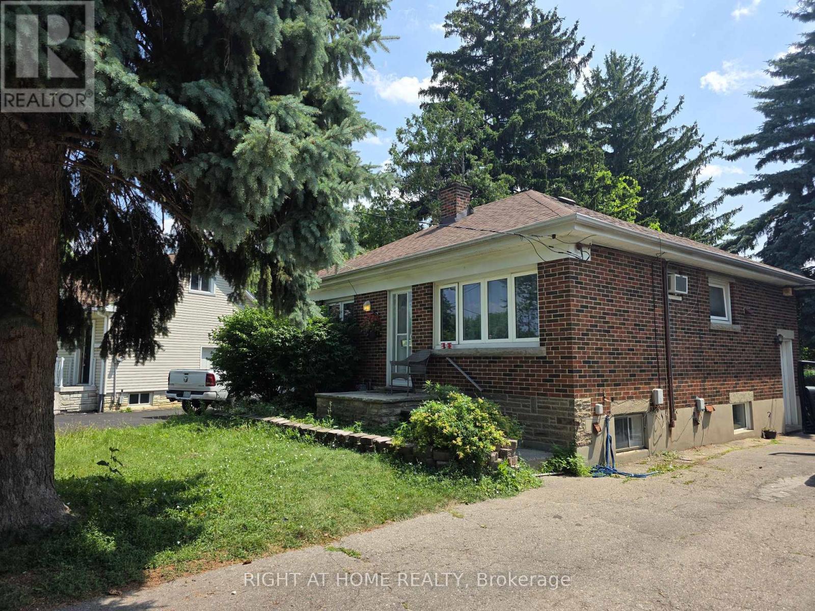 9 ROGERS ROAD, Brampton, Ontario