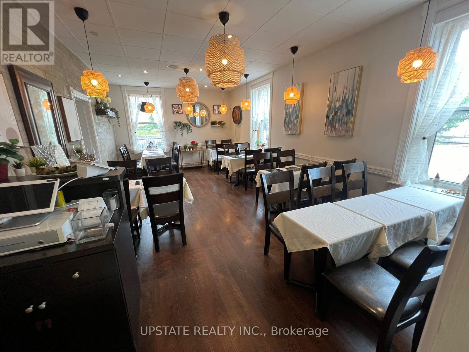 115 Main Street S, Halton Hills, Ontario  L7G 3H5 - Photo 4 - W12289412