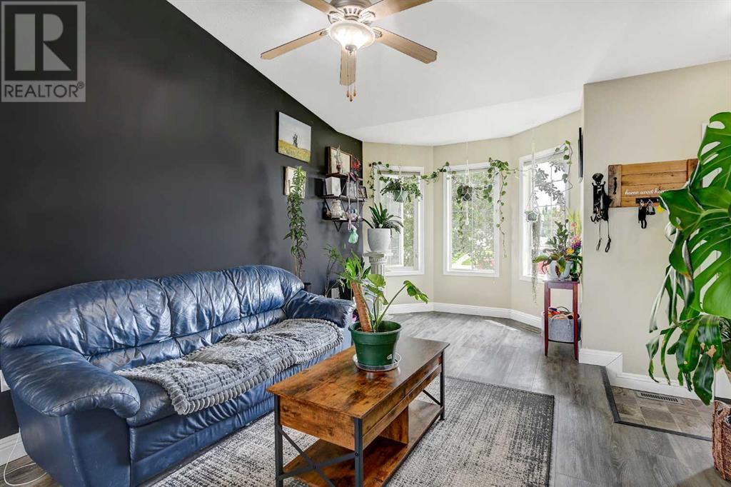 Property at 12406 97A Street image 4