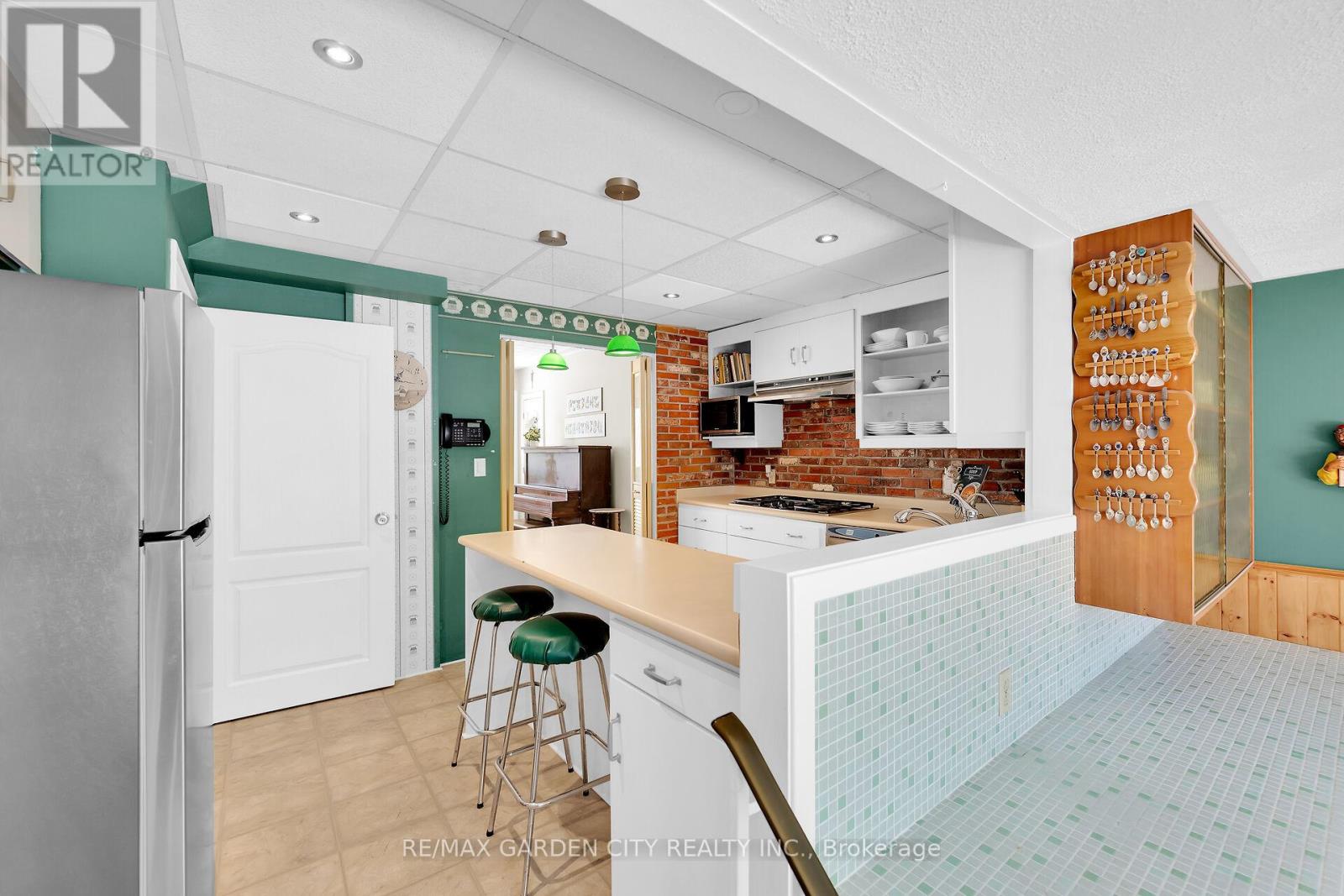 4889 Cherrywood Drive, Lincoln, Ontario  L3J 0L5 - Photo 9 - X12289390