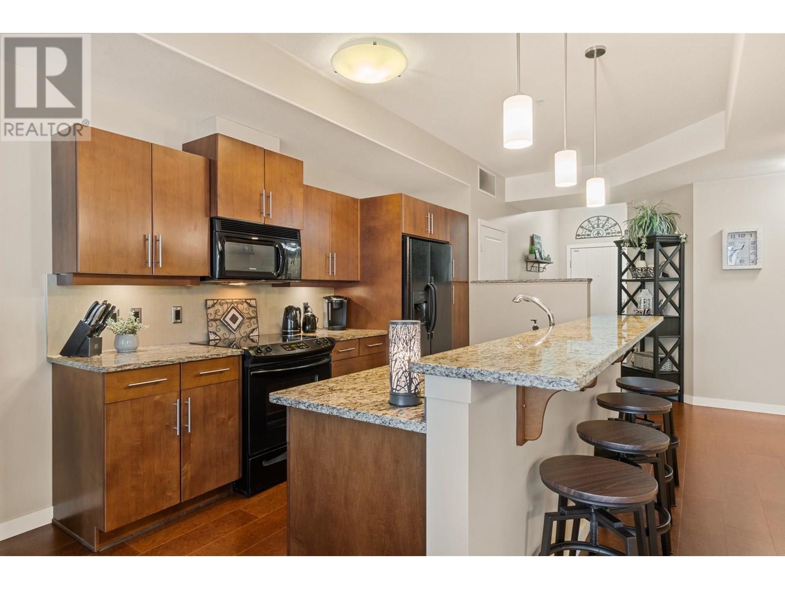 1933 Ambrosi Road Unit# 302 Kelowna Photo 4