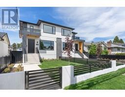 7225 10TH AVENUE, Burnaby, British Columbia