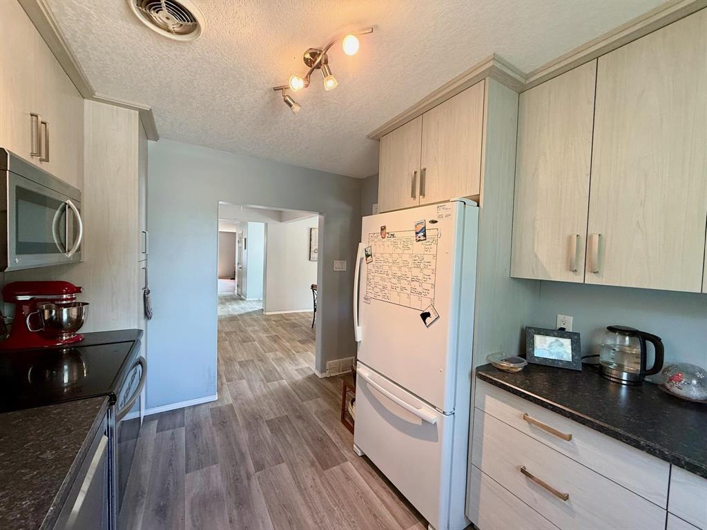 301 4th Avenue, Swan River, Manitoba  R0L 1Z0 - Photo 9 - 202518040