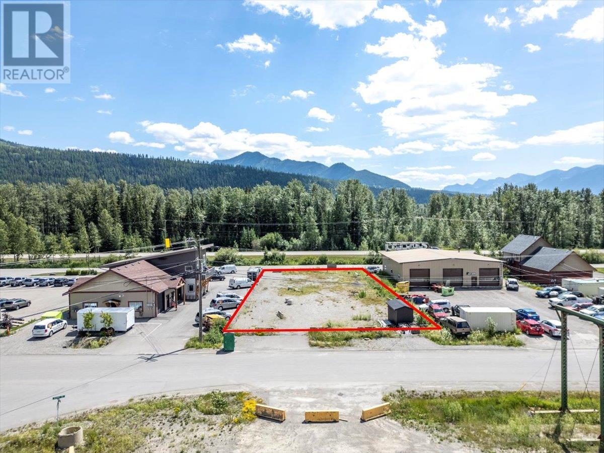 10 Manitou Road, Fernie, British Columbia  V0B 1M0 - Photo 11 - 10356315