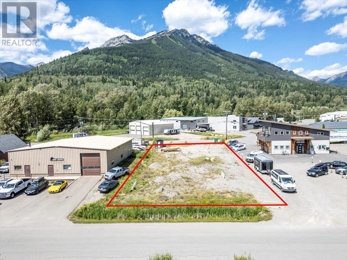 10 Manitou Road, Fernie, British Columbia  V0B 1M0 - Photo 16 - 10356315