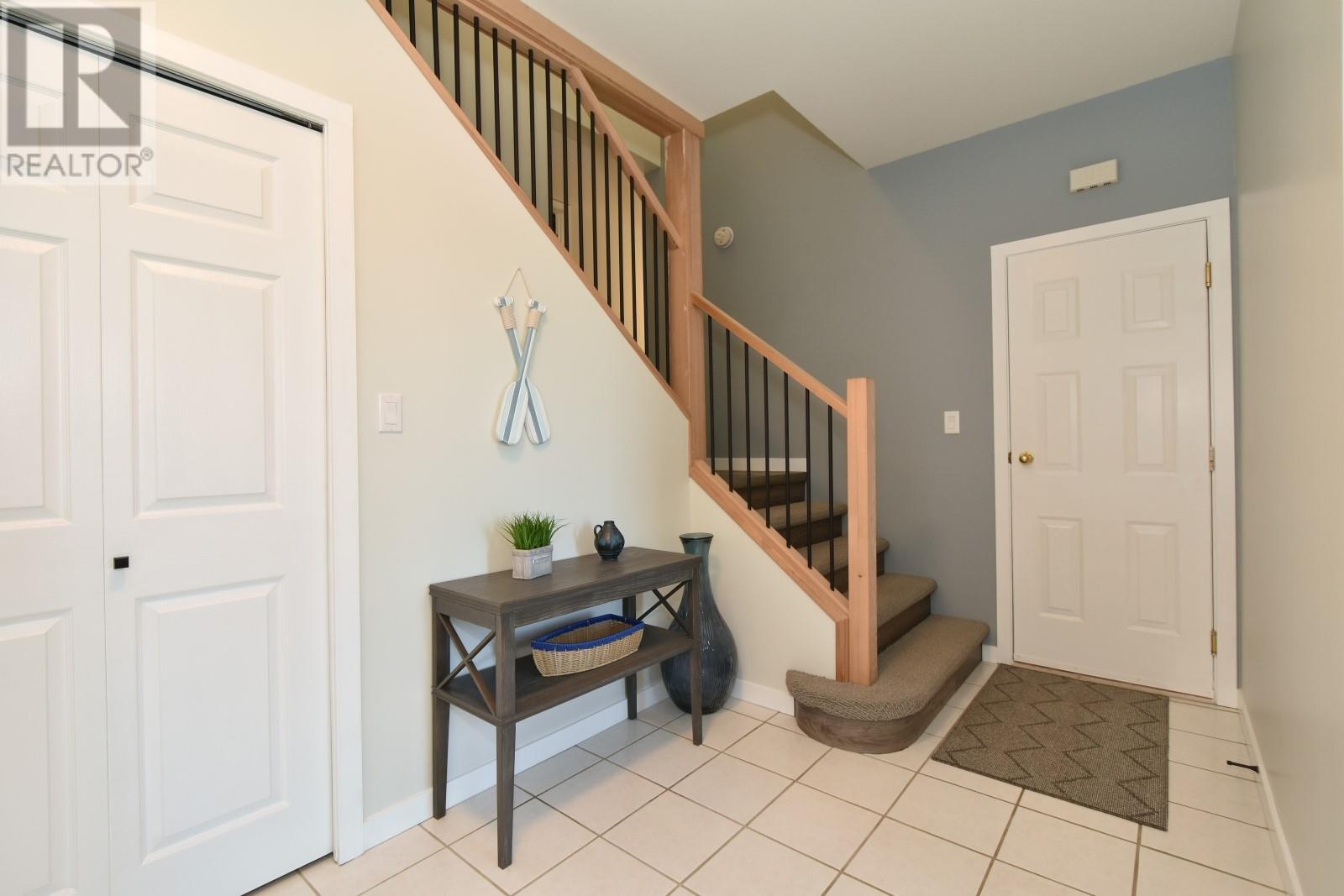 Property at 2175 Lakeview Drive image 3
