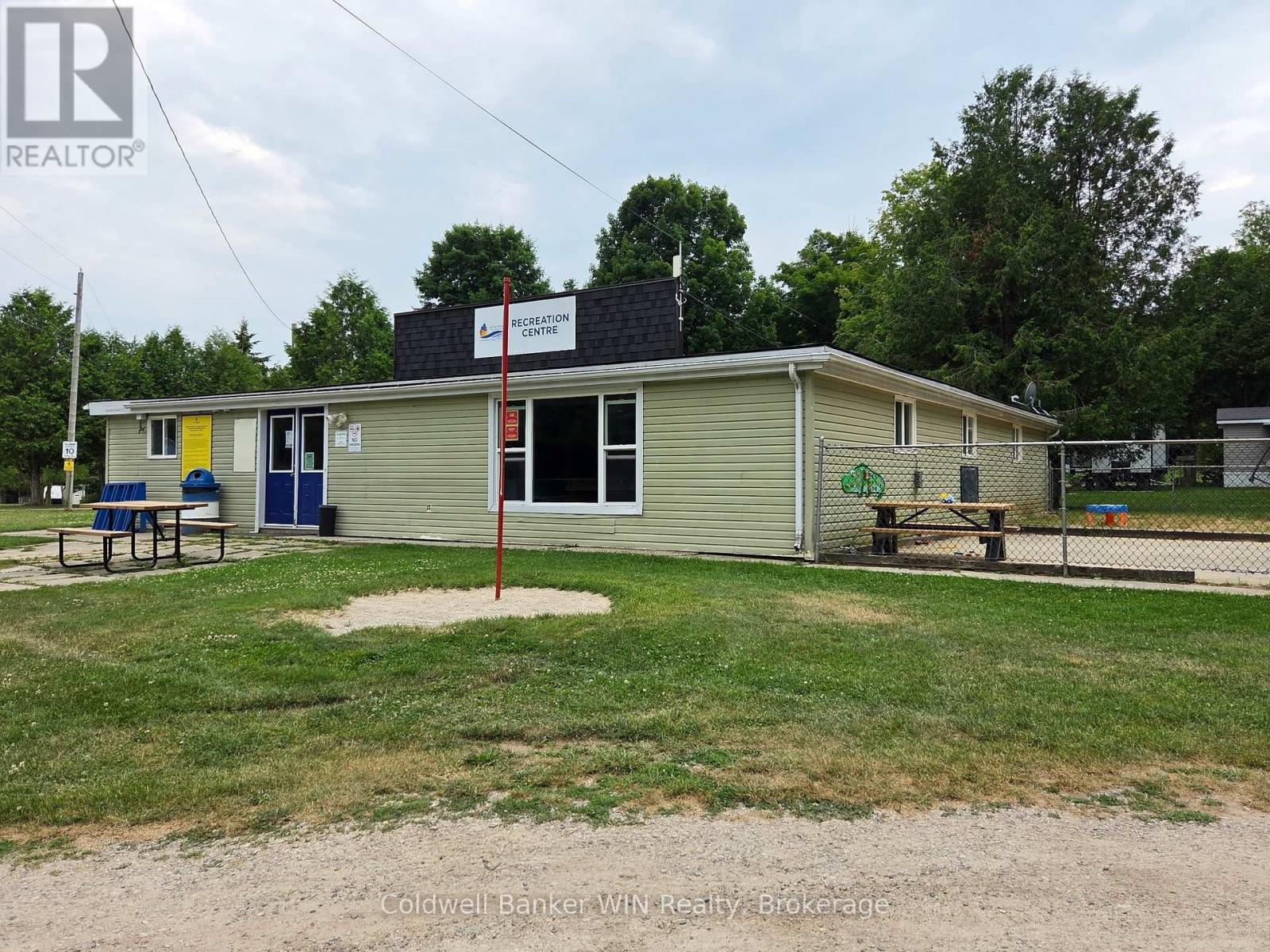 E14 Edgewater - 7489 Sideroad 5 E, Wellington North, Ontario  N0G 2L0 - Photo 21 - X12289566