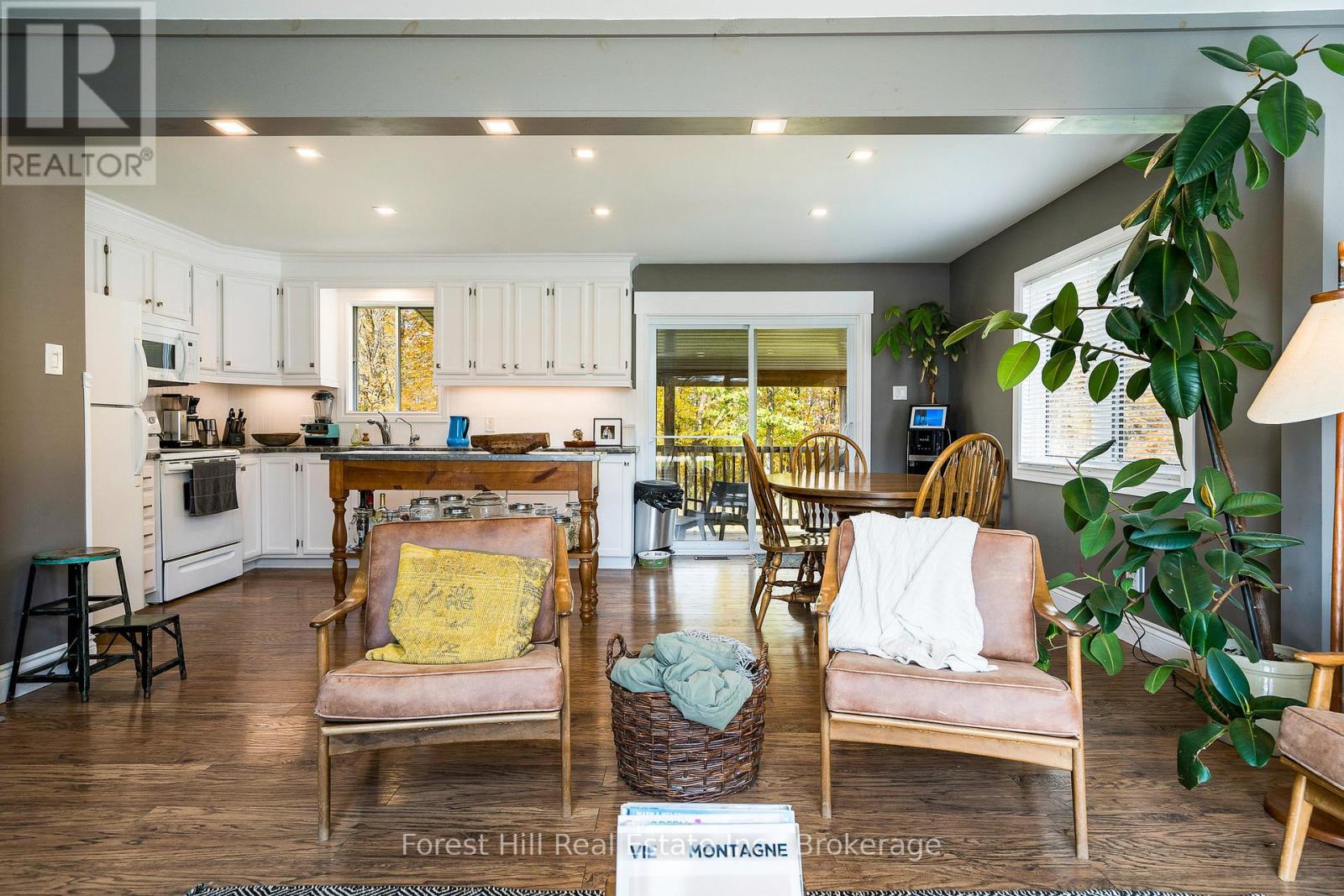 587317 9th Side Road, Blue Mountains, Ontario  N0H 1J0 - Photo 7 - X12289573