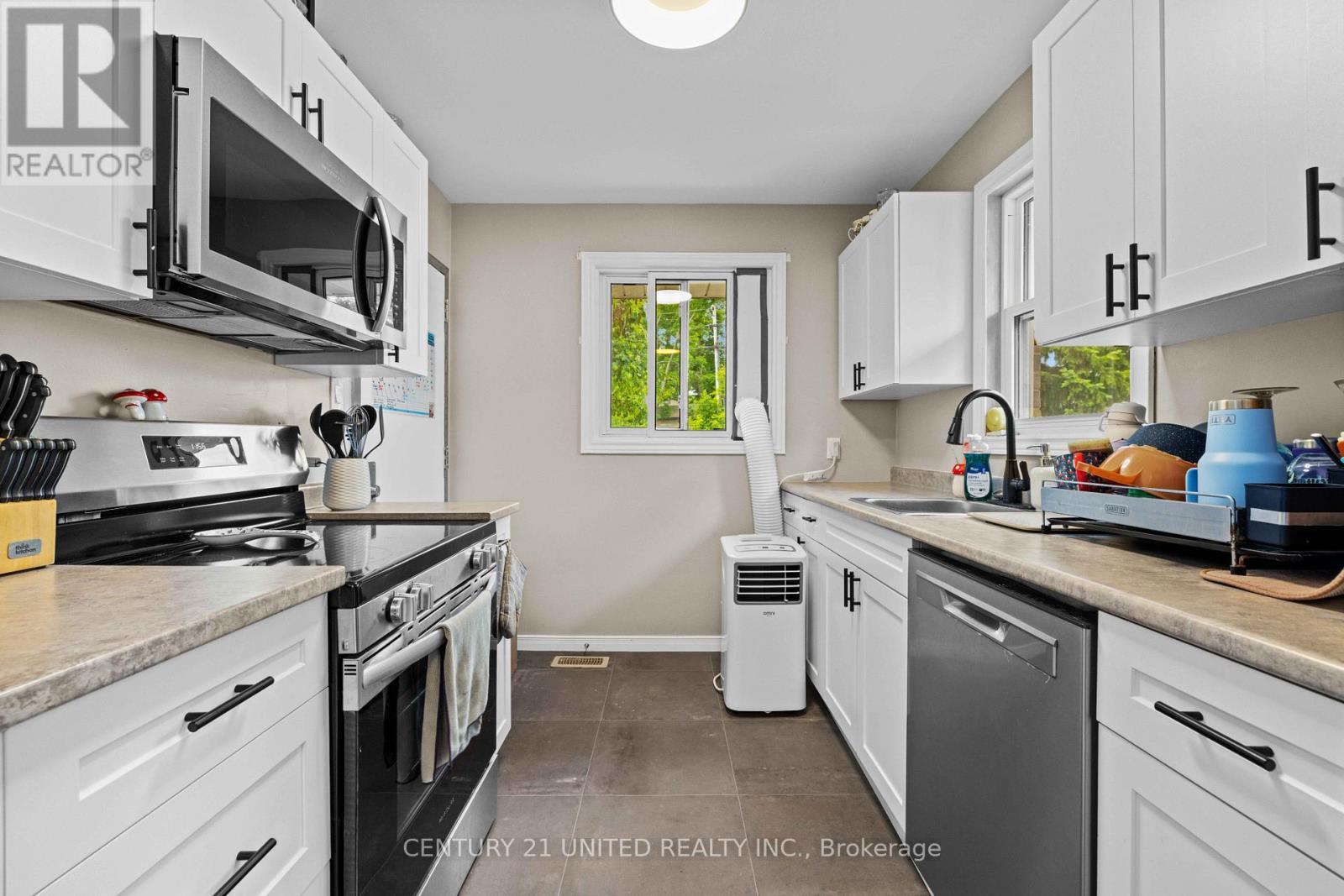 300 Lindan Avenue, Selwyn, Ontario  K9L 1K6 - Photo 8 - X12289545