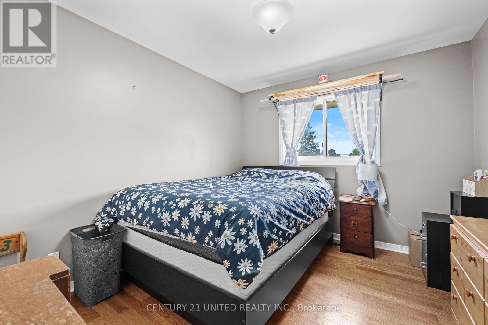 300 Lindan Avenue, Selwyn, Ontario  K9L 1K6 - Photo 9 - X12289545