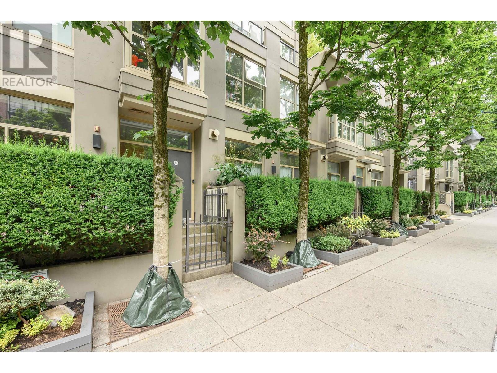 987 Richards Street, Vancouver, British Columbia  V6B 3B6 - Photo 2 - R3022698