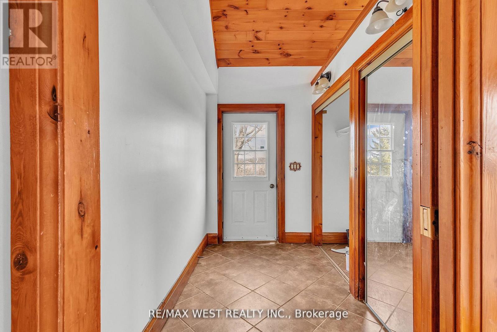 1802 Regional Road, Cambridge, Ontario  N0B 2J0 - Photo 27 - X12289039