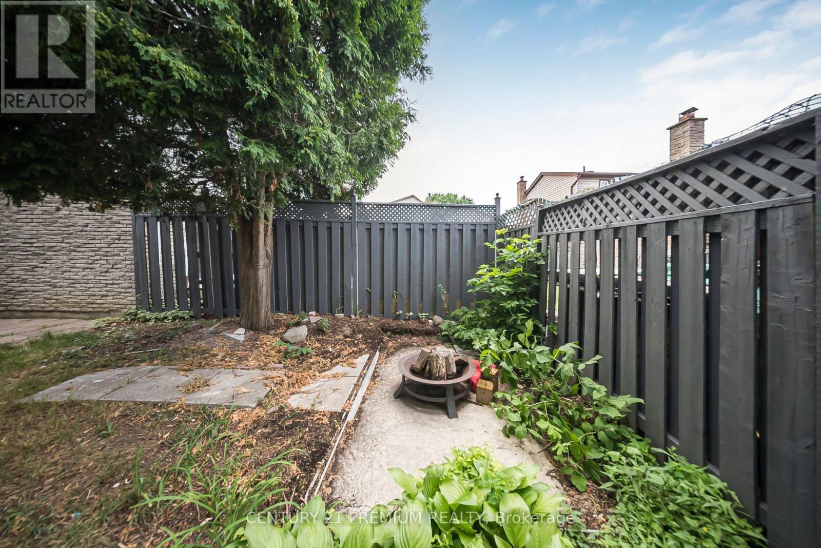3 Garland Court, Brampton, Ontario  L6S 2E3 - Photo 44 - W12289477