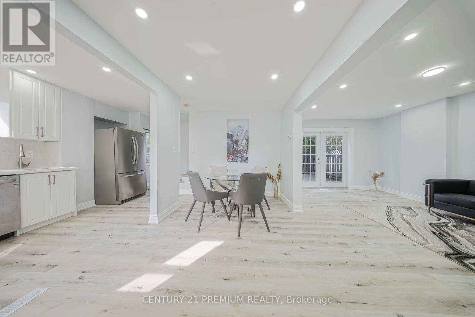 3 Garland Court, Brampton, Ontario  L6S 2E3 - Photo 9 - W12289477