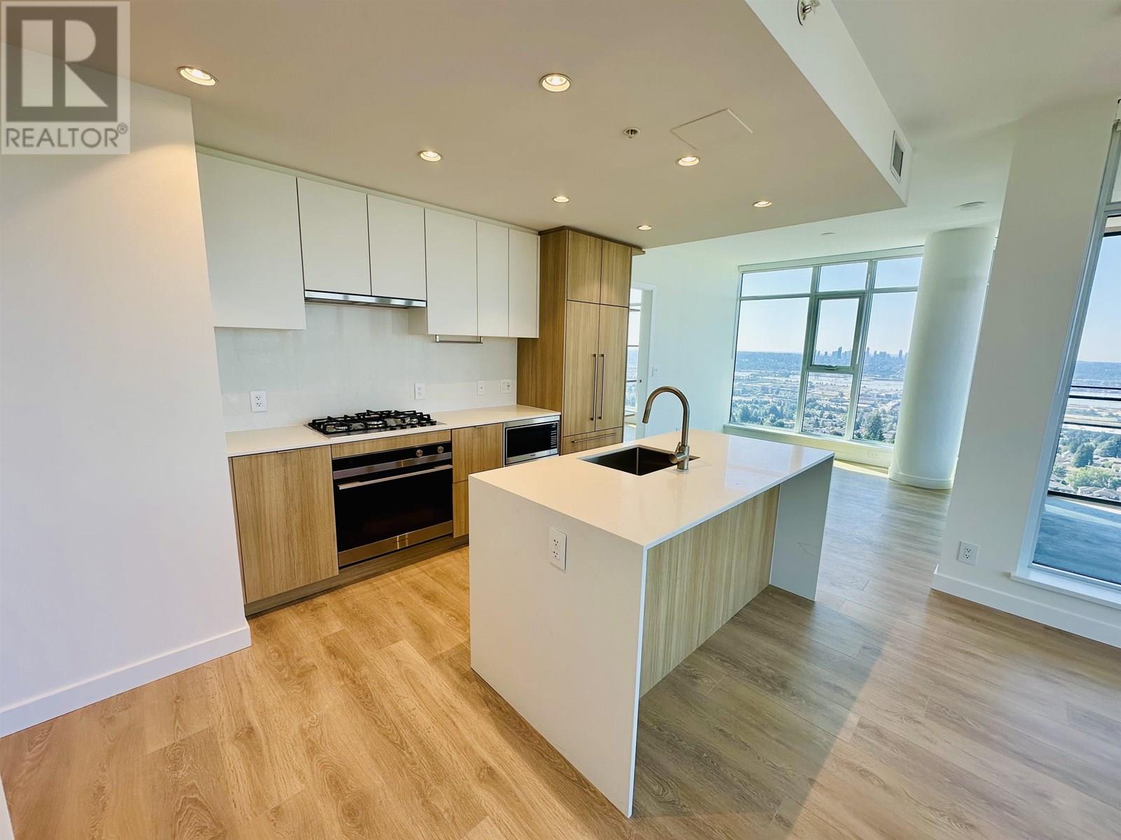 Property at 1604 505 NELSON STREET image 3