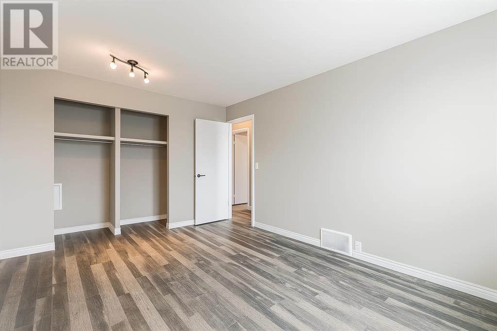Property at 183 Dovely Crescent SE image 5