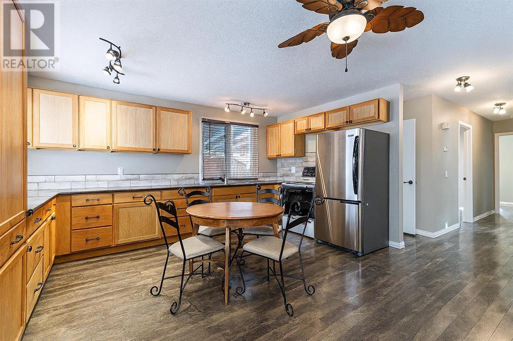 Property at 183 Dovely Crescent SE image 3