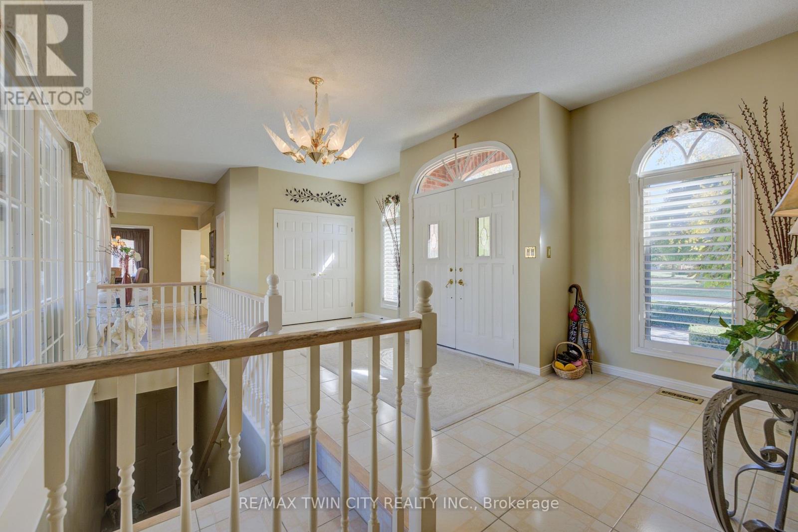 Property at 592 MANORWOOD COURT image 4