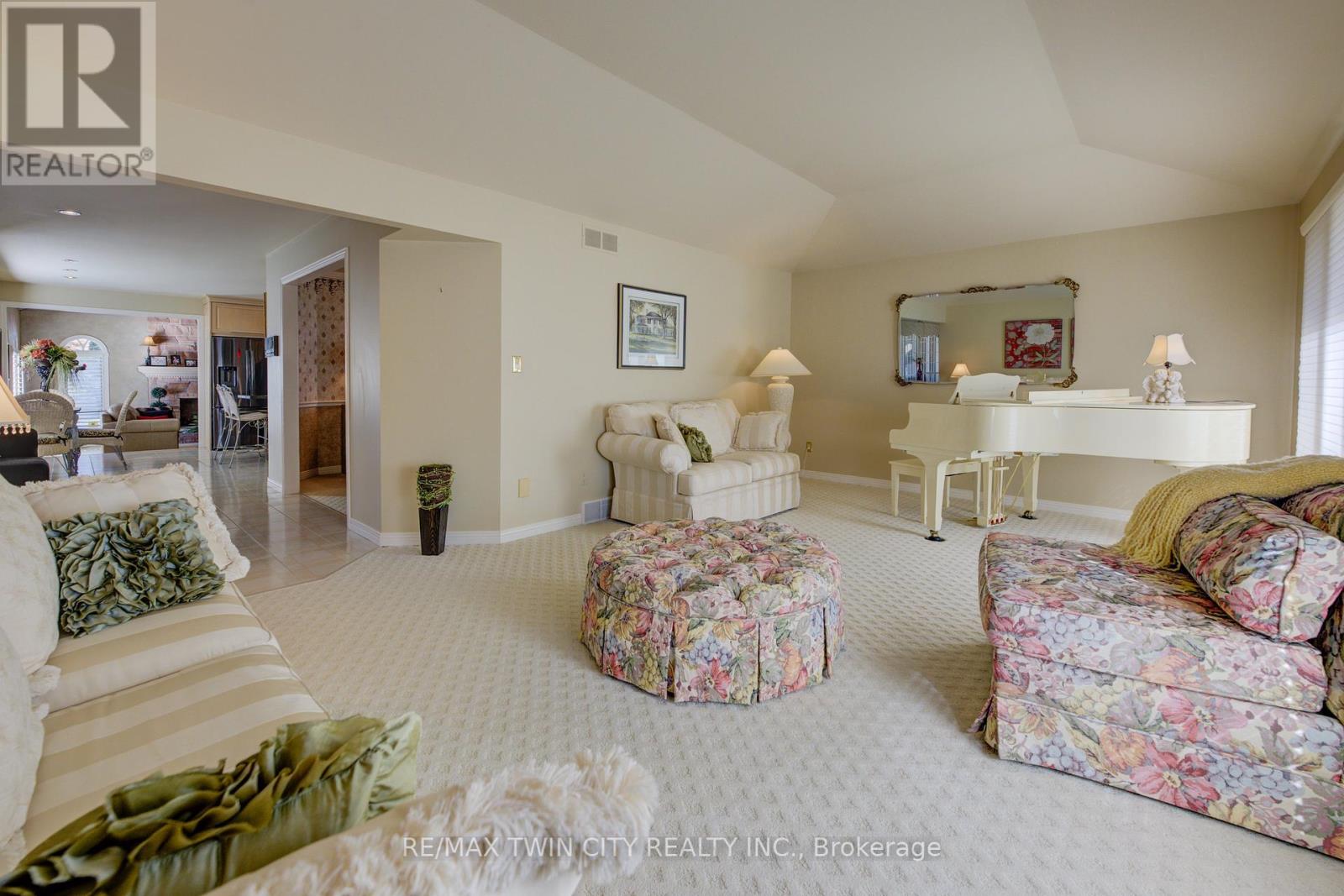 Property at 592 MANORWOOD COURT image 5