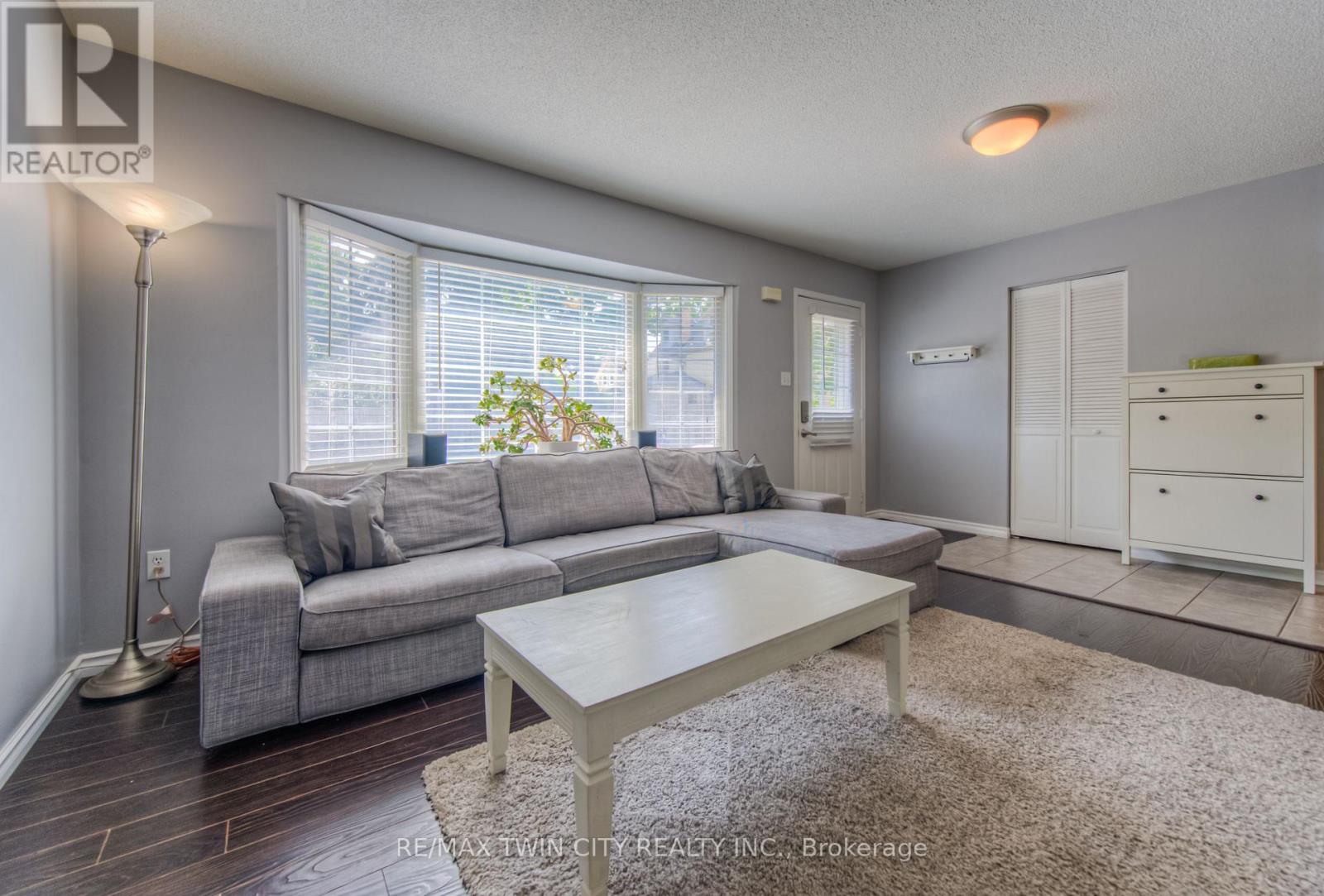 Property at 324 AGNES STREET image 3
