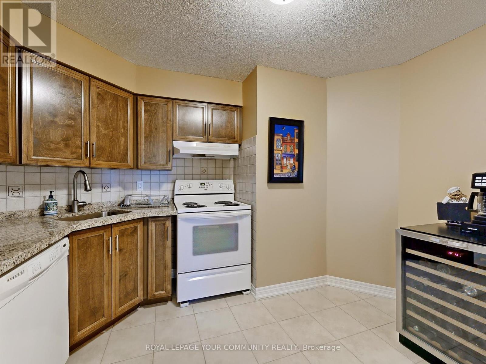 1611 - 61 Markbrook Lane, Toronto, Ontario  M9V 5E7 - Photo 12 - W12289290