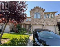 9 - 39 PANABAKER DRIVE, Hamilton, Ontario
