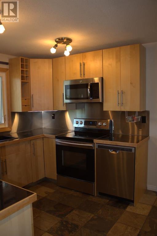 Property at 1005 Hunterhaven Road NW image 5