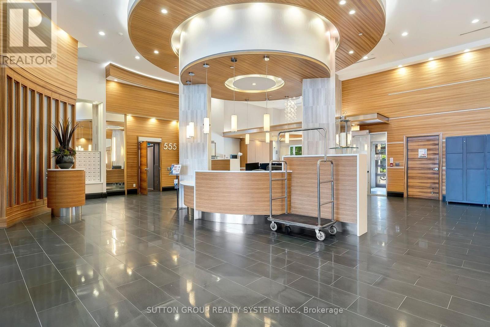 Property at 421 - 565 WILSON AVENUE image 3