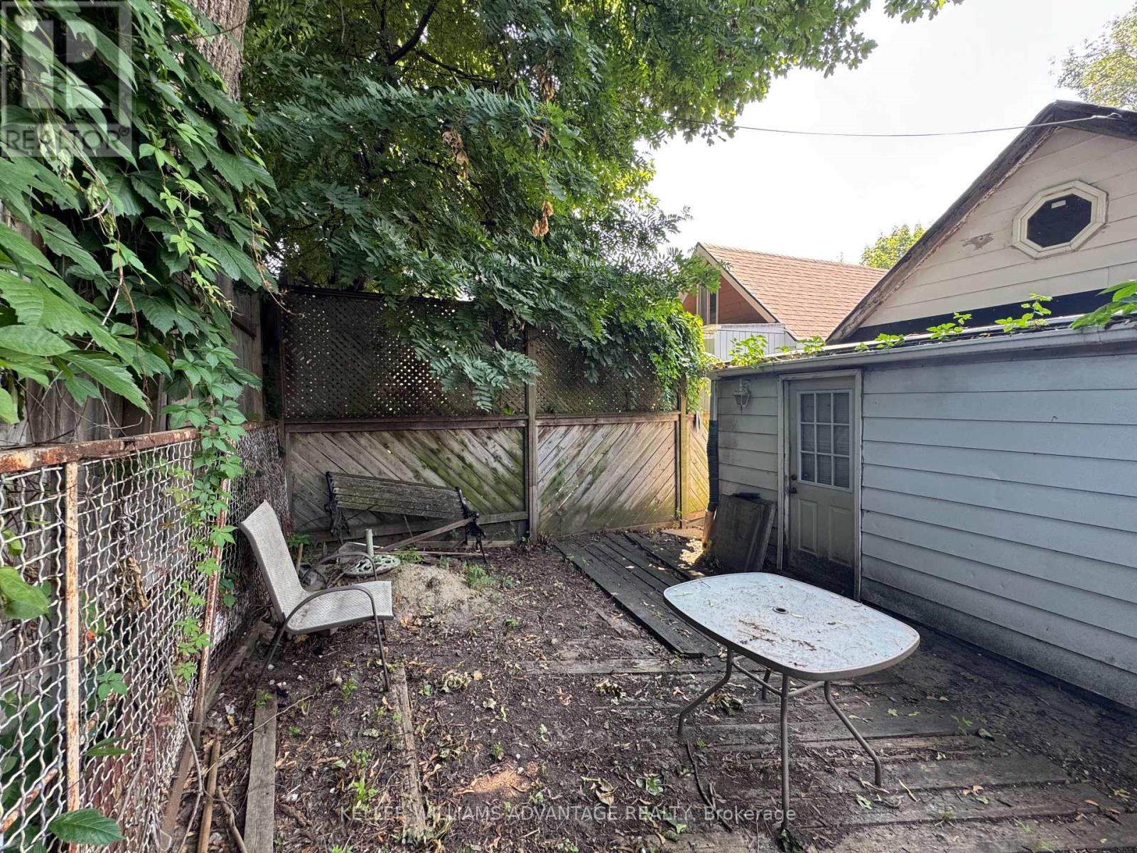 587 Craven Road, Toronto, Ontario  M4L 2Z6 - Photo 13 - E12289593