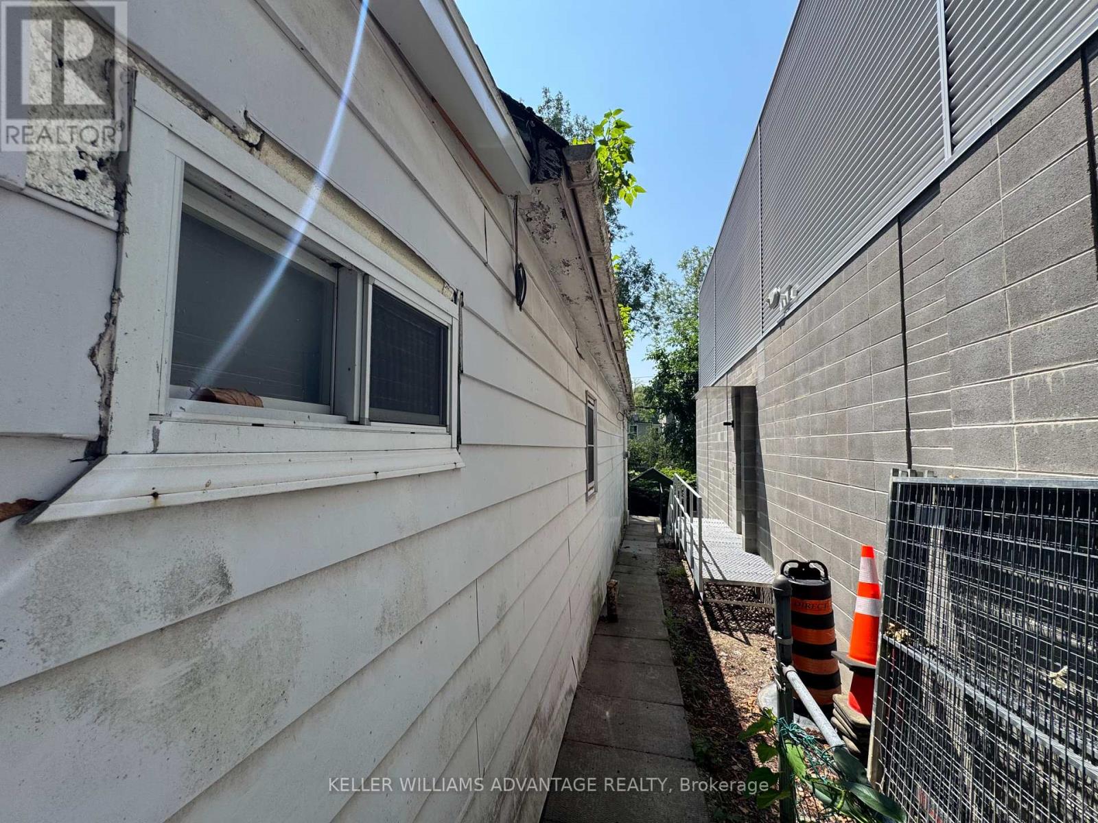587 Craven Road, Toronto, Ontario  M4L 2Z6 - Photo 18 - E12289593