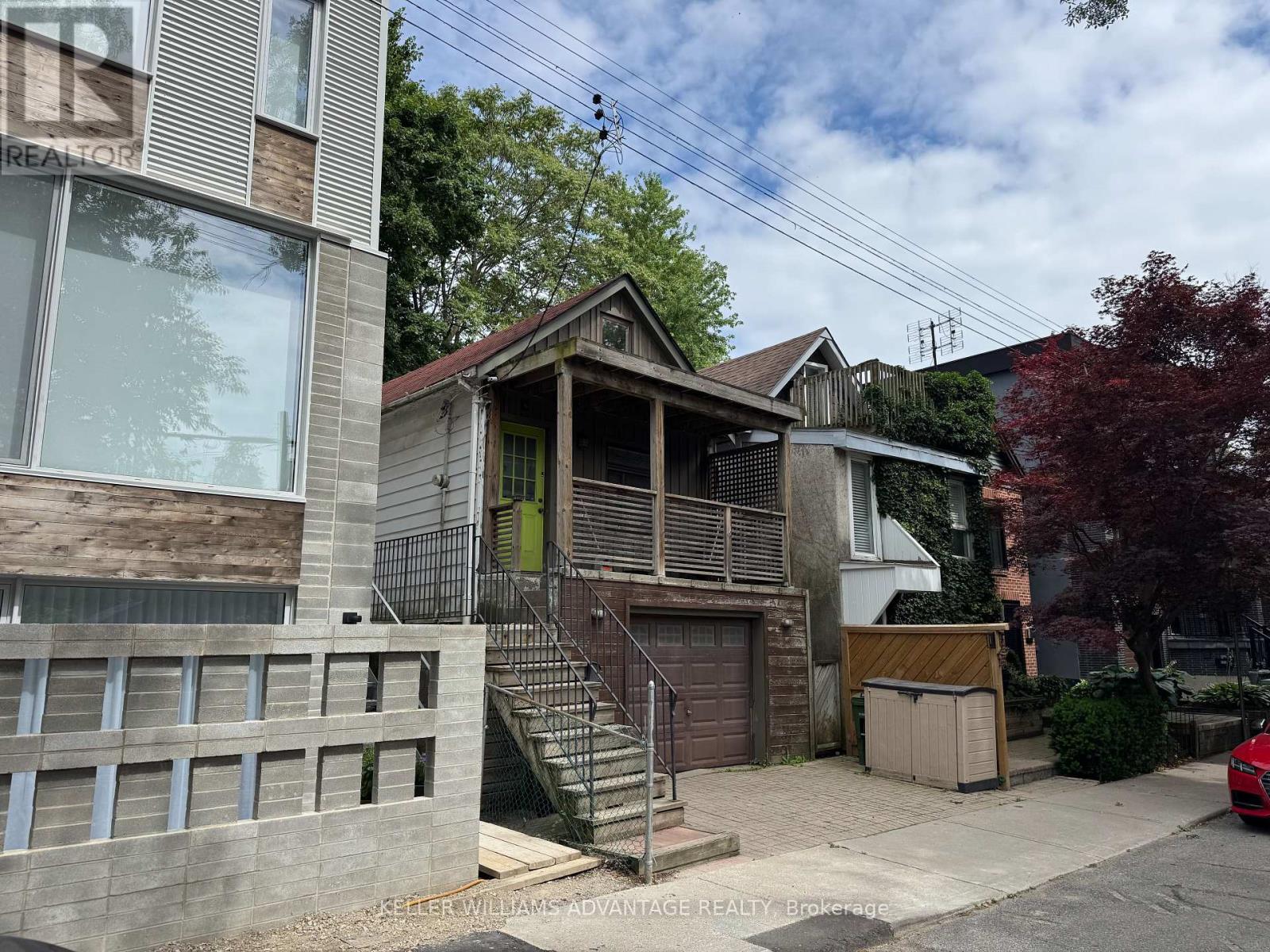 587 Craven Road, Toronto, Ontario  M4L 2Z6 - Photo 6 - E12289593