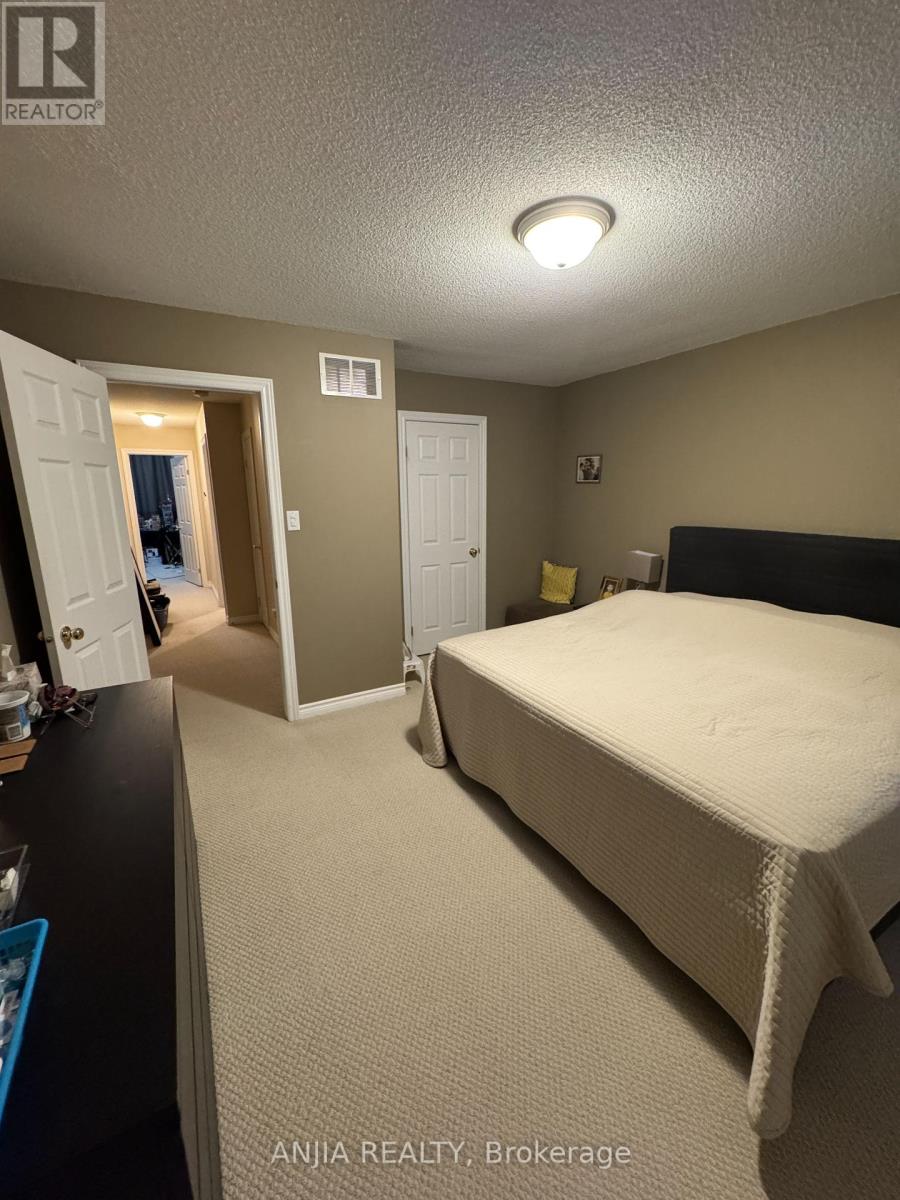 9 - 39 Panabaker Drive, Hamilton, Ontario  L9G 0A2 - Photo 7 - X12284894