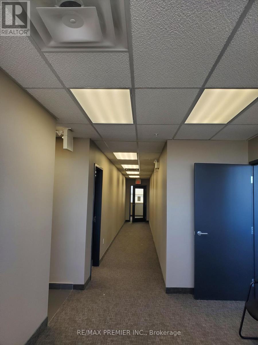 4 - 54 Samor Road, Toronto, Ontario  M6A 1J6 - Photo 15 - W12289570