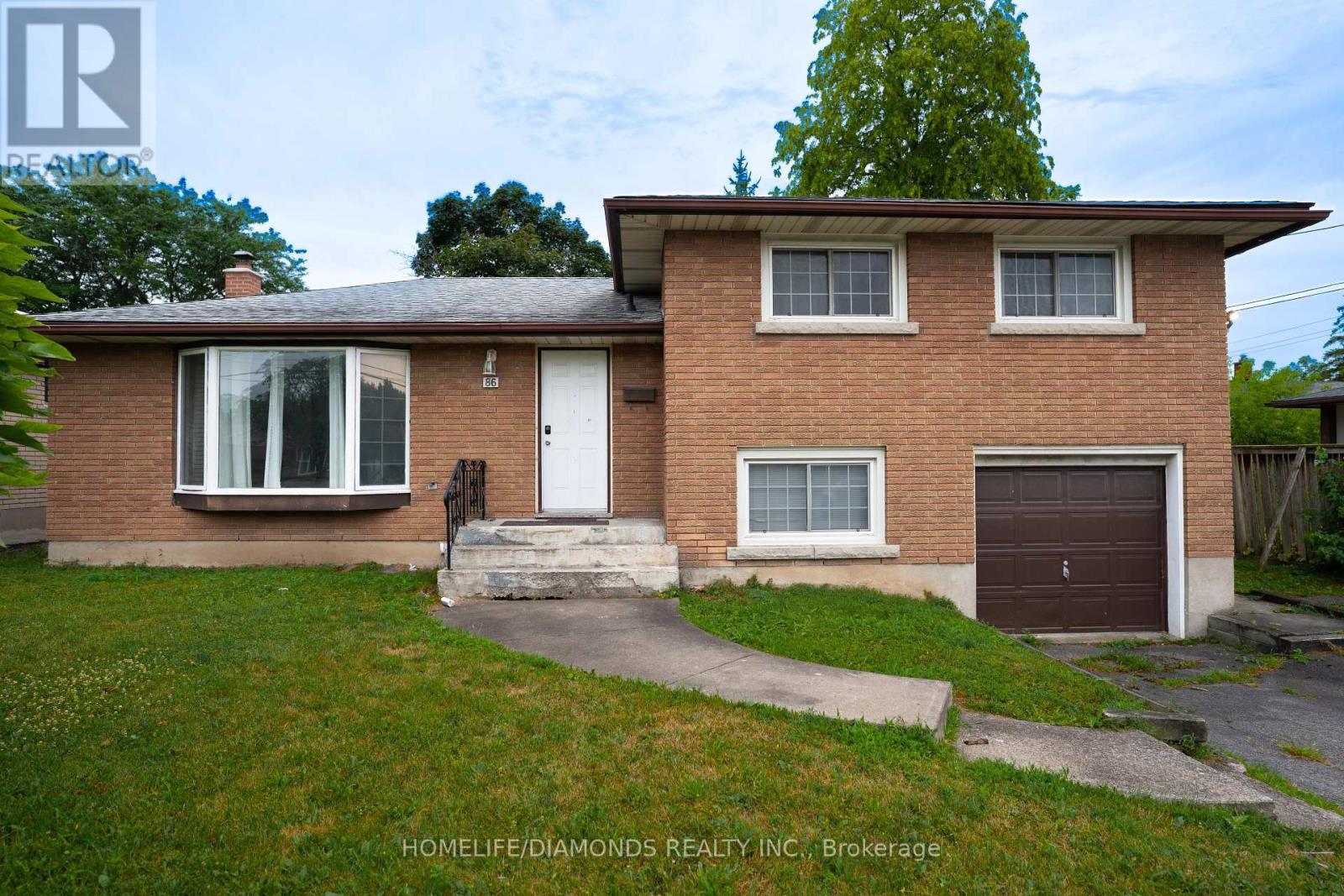 86 Glendale Avenue, St. Catharines (Glendale/glenridge), Ontario  L2T 2J5 - Photo 2 - X12289495