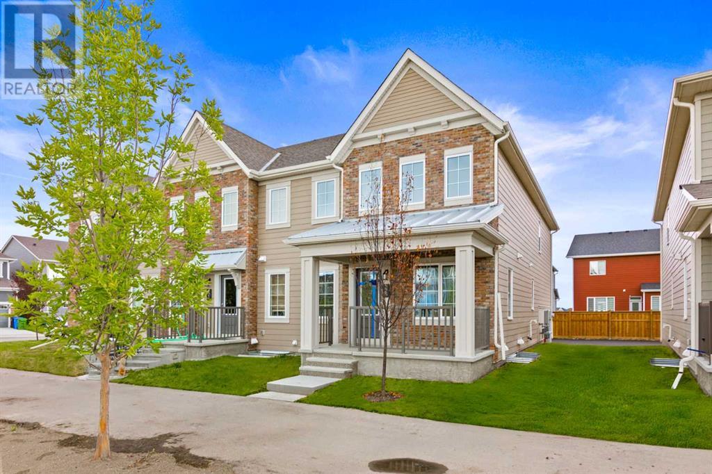Property at 225 Yorkville Boulevard SW image 2