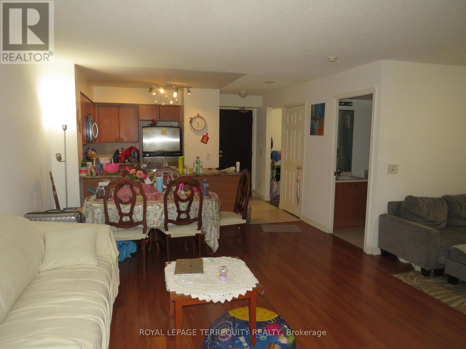 Property at 503 - 30 GRAND TRUNK CRESCENT image 1