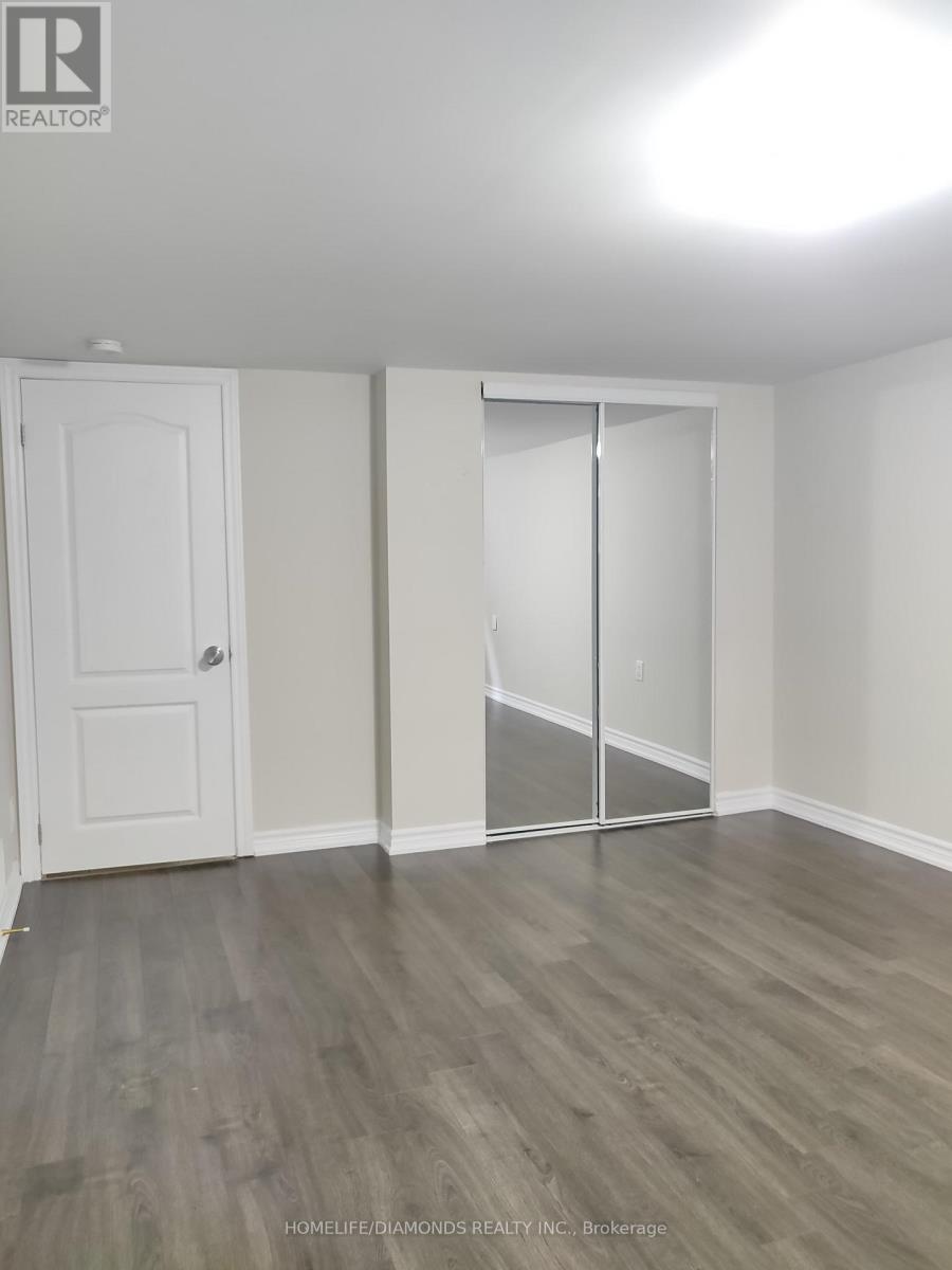 86 Glendale Avenue, St. Catharines (Glendale/glenridge), Ontario  L2T 2J5 - Photo 7 - X12289495