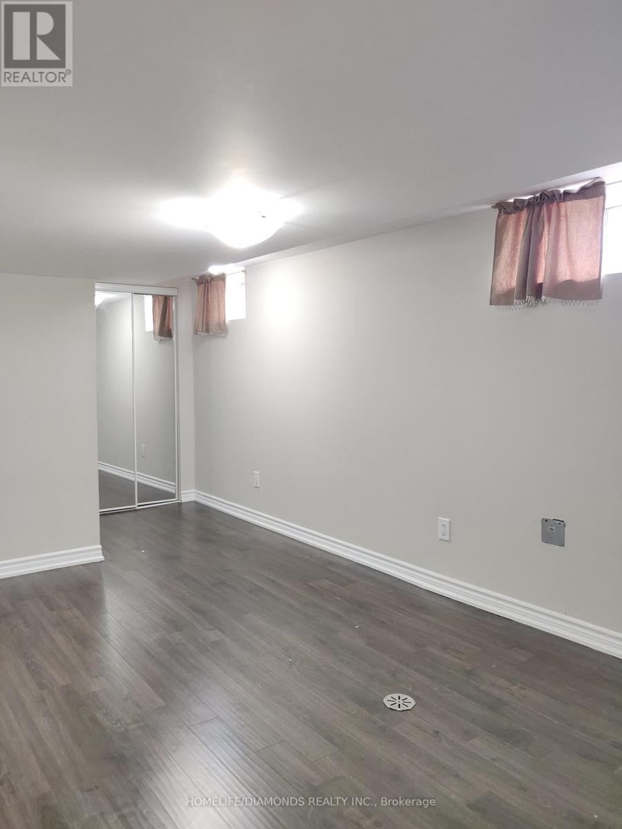 86 Glendale Avenue, St. Catharines (Glendale/glenridge), Ontario  L2T 2J5 - Photo 8 - X12289495