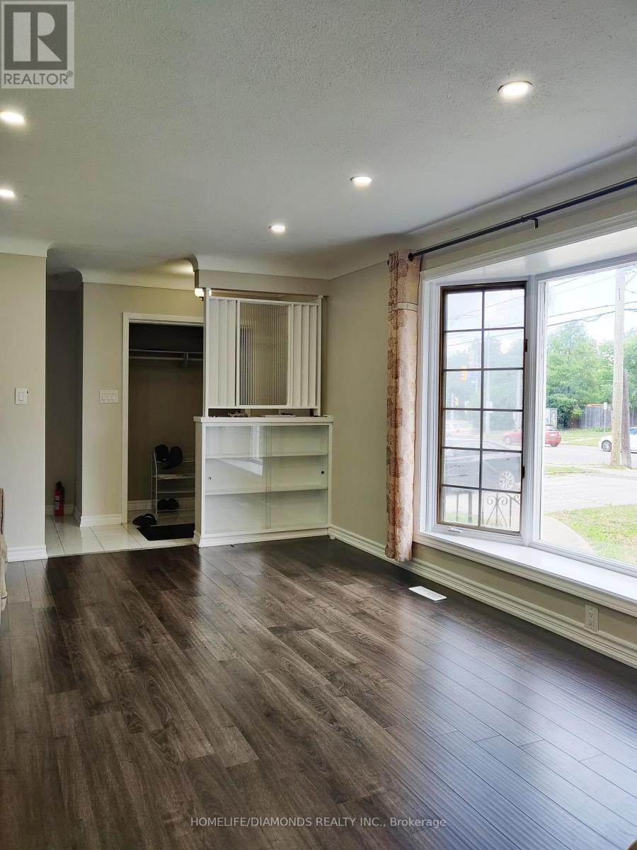 86 Glendale Avenue, St. Catharines (Glendale/glenridge), Ontario  L2T 2J5 - Photo 5 - X12289495