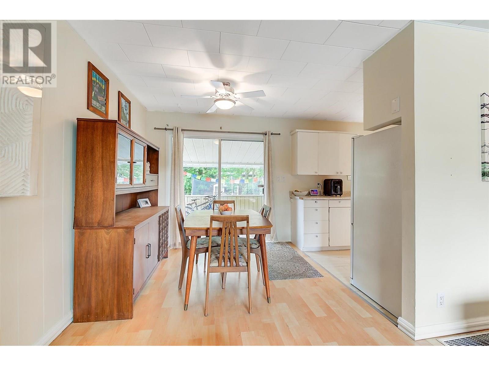 Property at 184 Snowsell Street N image 5