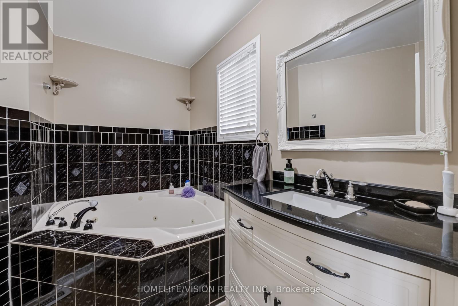 55 Etherington Crescent, Barrie, Ontario  L4N 6Z4 - Photo 13 - S12289614