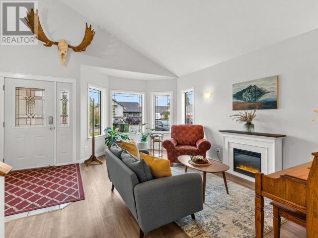 Property at 42 VALERIE CRESCENT image 3