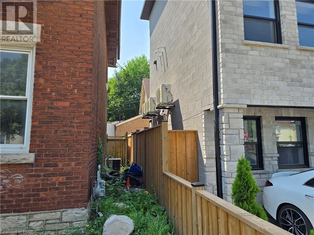 241 Darling Street, Brantford, Ontario  N3S 3X3 - Photo 6 - 40692112